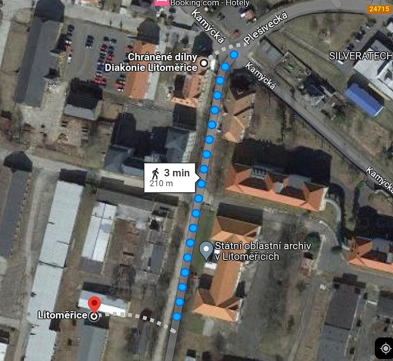 Cesta do haly z ulice Kamýcká